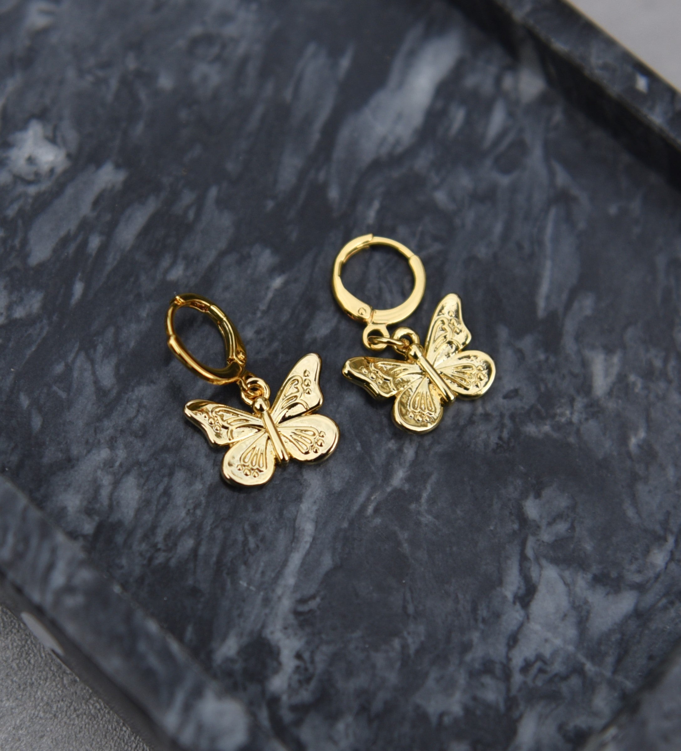 Guro flower earrings